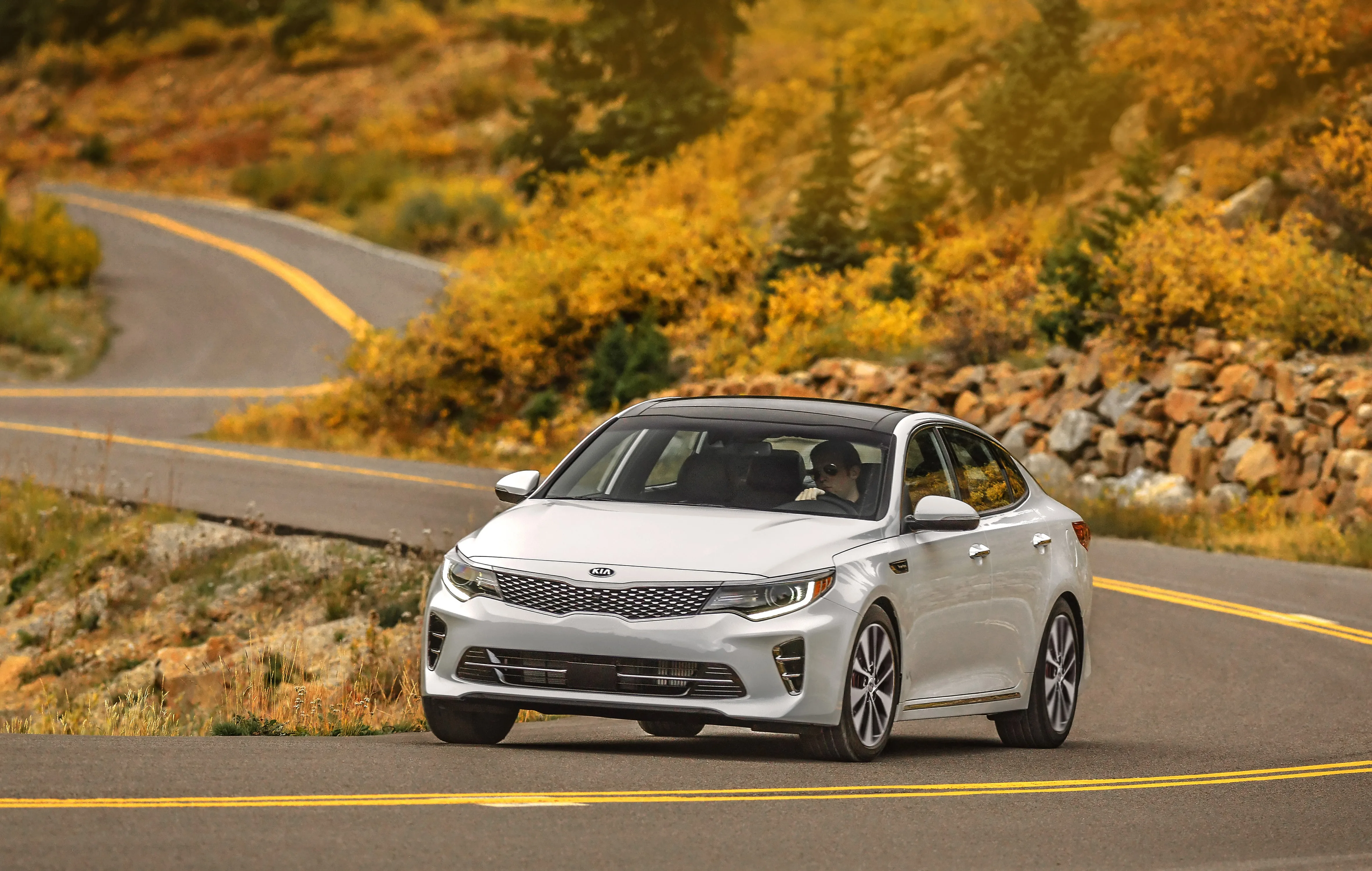 مشخصات فنی کیا اپتیما 2015 Kia Optima