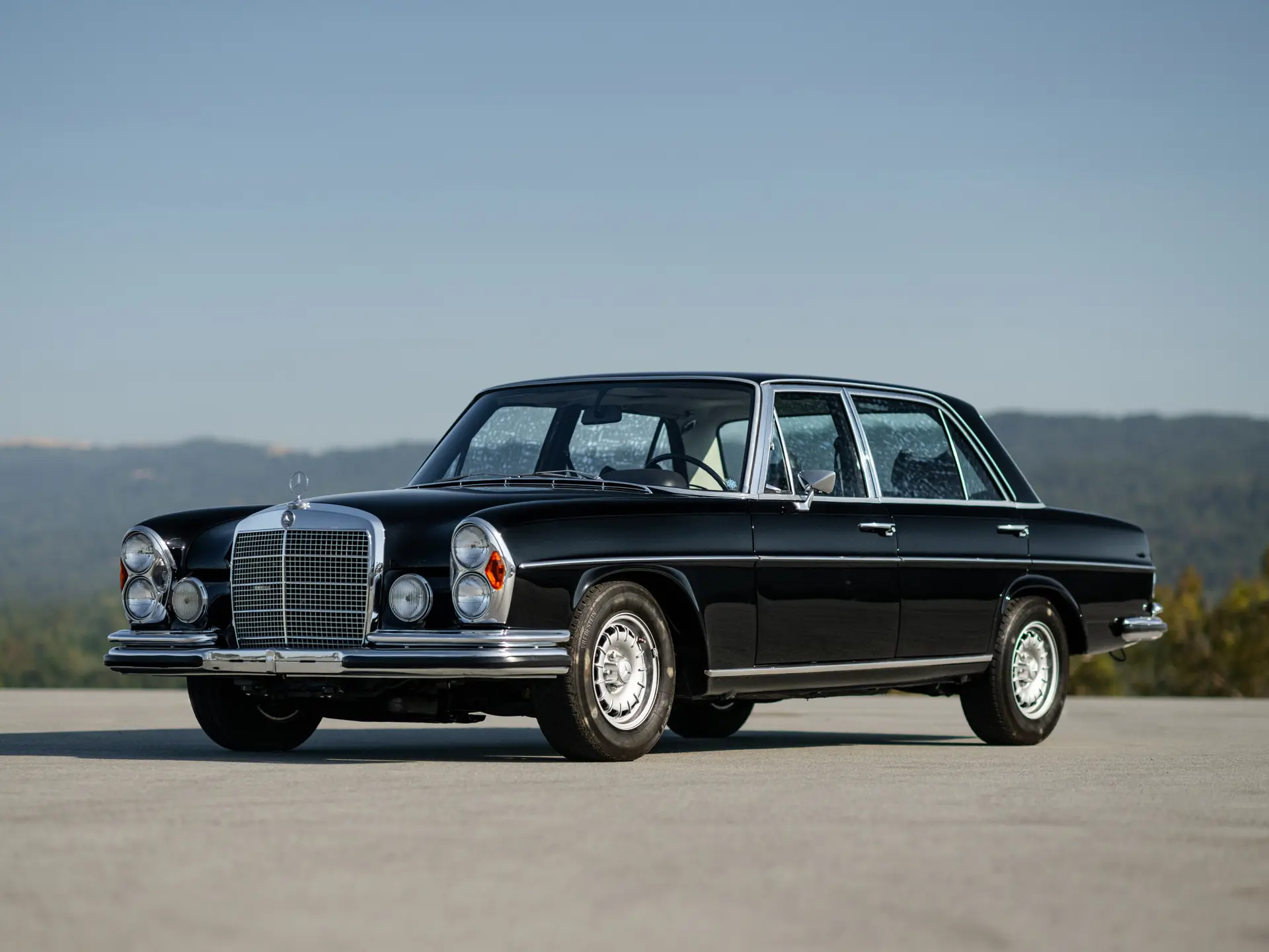 300SEL ؛ مشخصات فنی مرسدس بنز 300SL