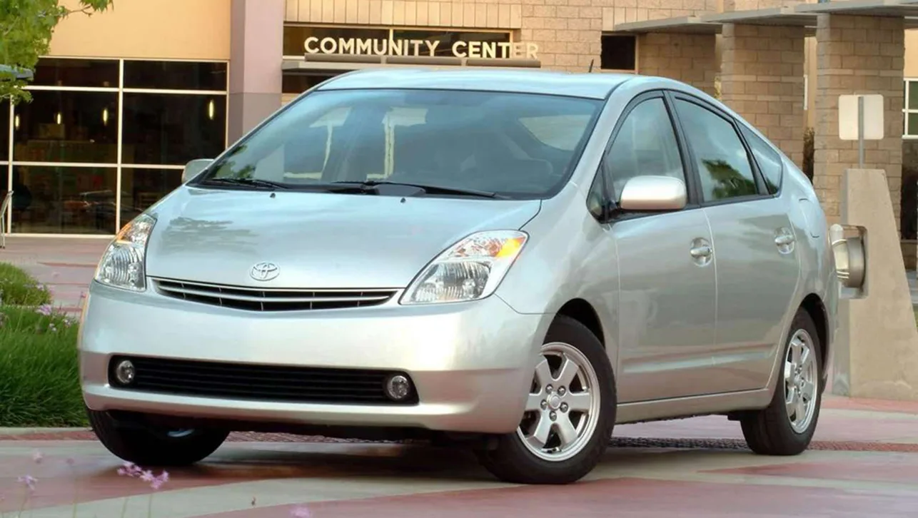 مشخصات فنی تویوتا پریوس Toyata Prius XW20